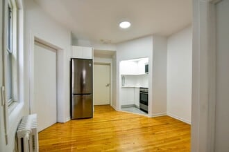Building Photo - 3495 Av. Van Horne