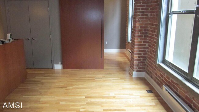 Building Photo - 1 br, 1 bath House - 333 Grant Avenue #506