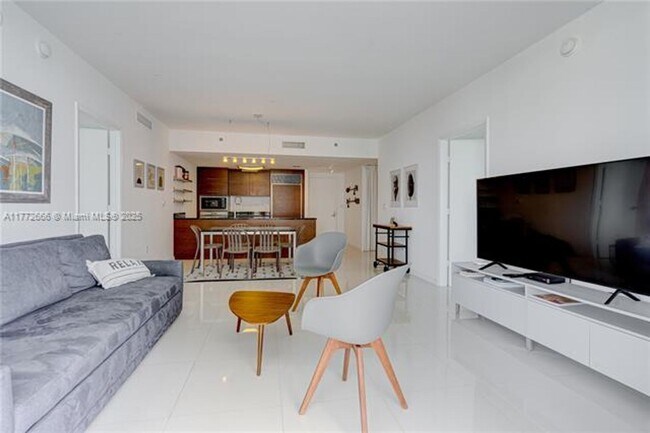 Foto del edificio - 475 Brickell Ave