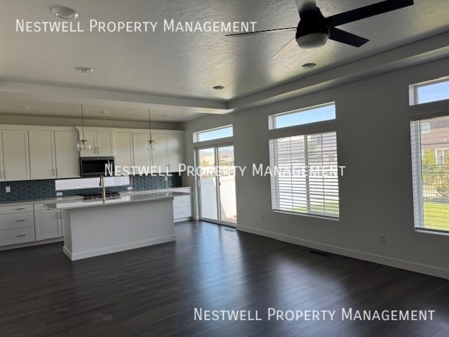 Building Photo - 42 E Meandering Way