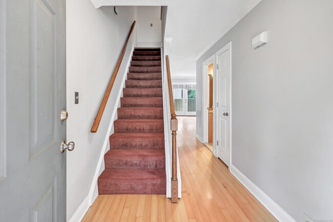 Building Photo - 66 Westview Terrace