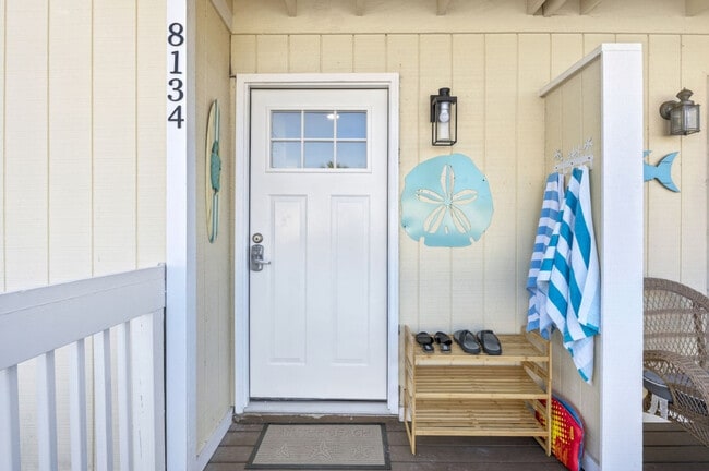 Building Photo - 775 Gulf Shore Dr