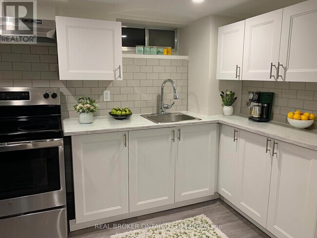 Photo du bâtiment - 12 Villa Rd