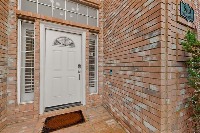 Foto del edificio - 5600 Belle Chasse Ln