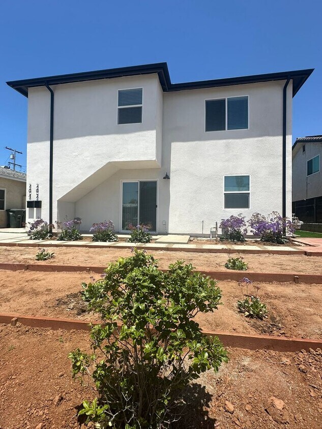 Primary Photo - 202-204 Calla Avenue