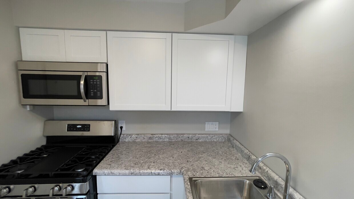 719 Main St Unit B, New Haven, IN 46774 Rentals in New Haven at 719