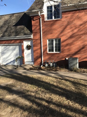Building Photo - 2902 Termini Dr