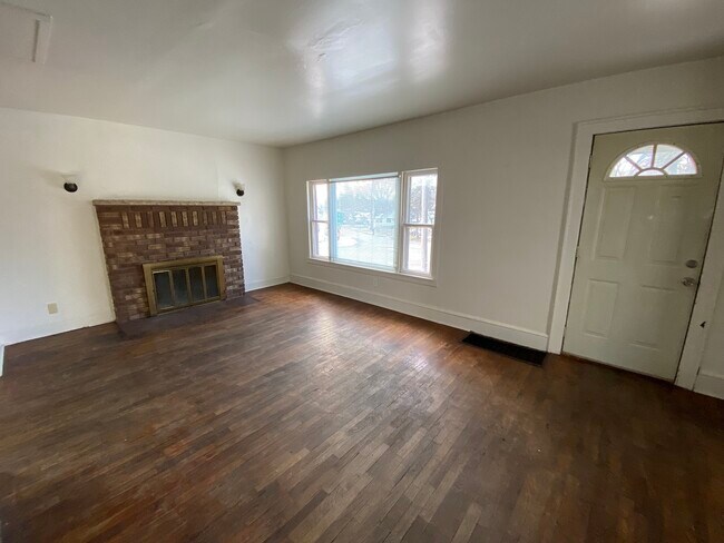 Foto del edificio - 2425 Overhill Rd