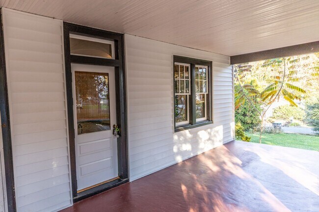 Foto del edificio - 213 Todd Ave