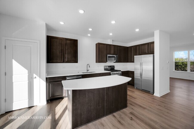 Foto del edificio - 512 Wolverine Dr