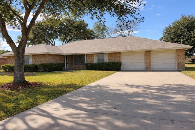 Building Photo - 21547 Binford Rd