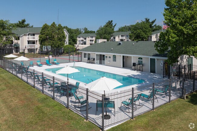 Piscina - Cedar Trail Apartments