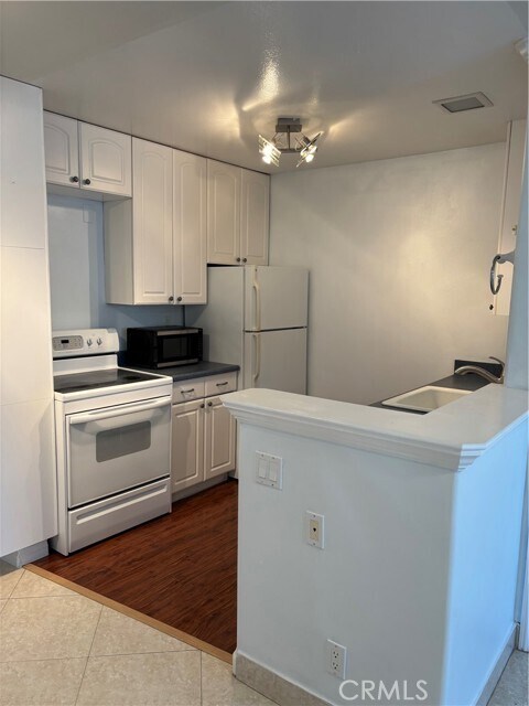 Foto del edificio - 26191 La Real