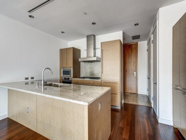 Foto del edificio - 2900 McKinnon St