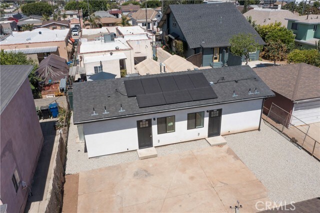 Foto del edificio - 3045 E 5th St