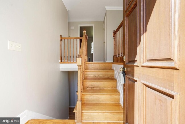 Building Photo - 1068 Carper St