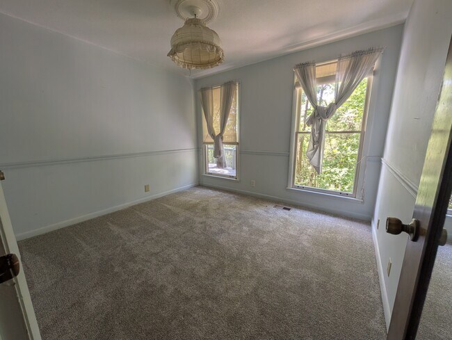 Foto del edificio - 1118 Longview Dr
