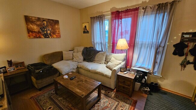 Living Room with south facing big window - 4549 Lincoln Ave
