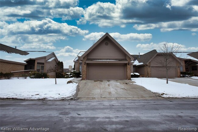 Building Photo - 29671 N Meadowridge