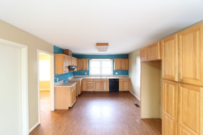 Foto del edificio - New On The Market! Cute! Cute! Cute! Better Hurry To See This One!!