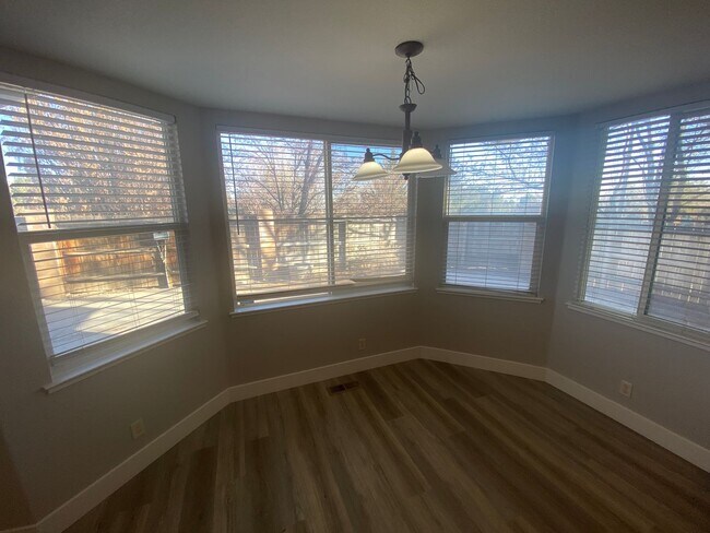 Foto del edificio - 4 Bedroom, 3 Bath North West Reno Area Home! MOVE-IN SPECIAL! $200 OFF FIRST MONTHS RENT!