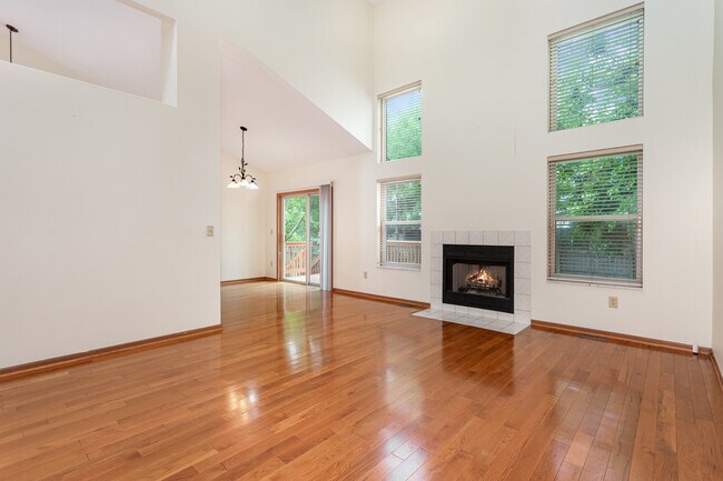 Building Photo - 5476 Mirage Dr