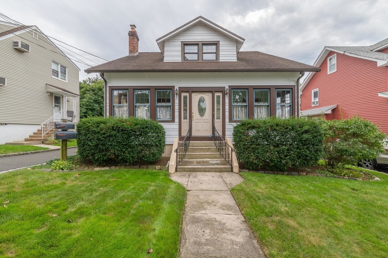 546 6th Ave, Lyndhurst, NJ 07071 House Rental in Lyndhurst, NJ