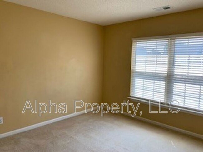 Foto del edificio - 119 Waterford Park Dr