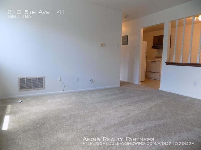 Building Photo - 210 5th Ave