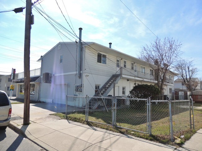 Building Photo - 5400 Pacific Ave