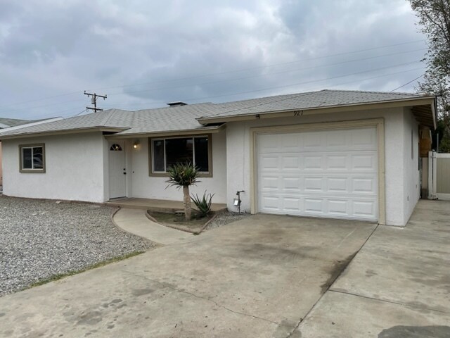 Foto principal - 921 E Whittier Ave