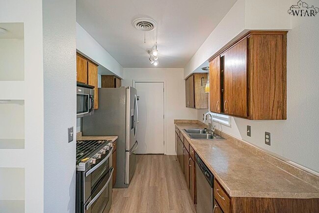 Foto del edificio - 4659 Woodlawn