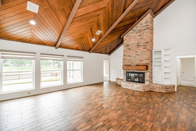 Foto del edificio - 1231 Creekford Cir