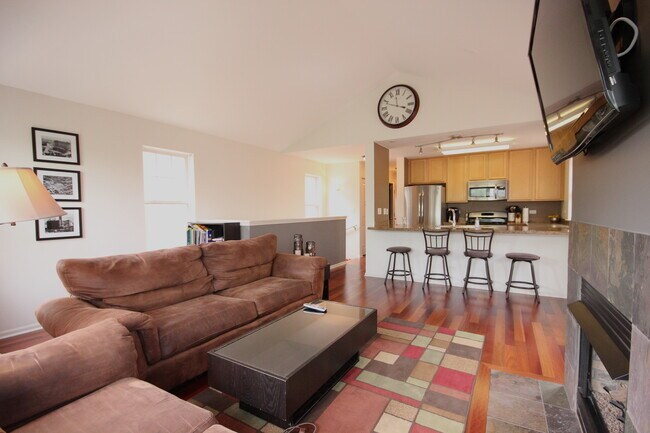 Living Room - 1156 N Howe St