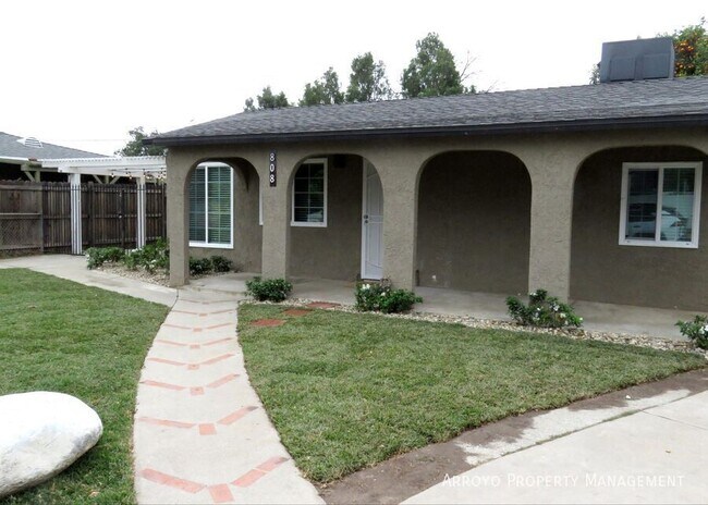 Building Photo - 808 Beckville St