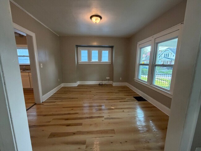 Foto del edificio - 4224 Fairview Dr