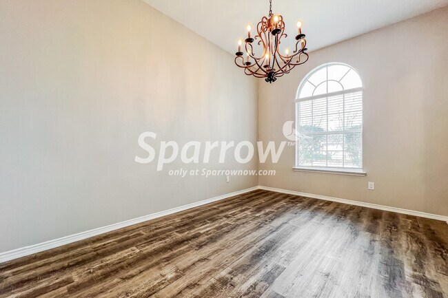 Foto del edificio - 1009 Redwood Trail