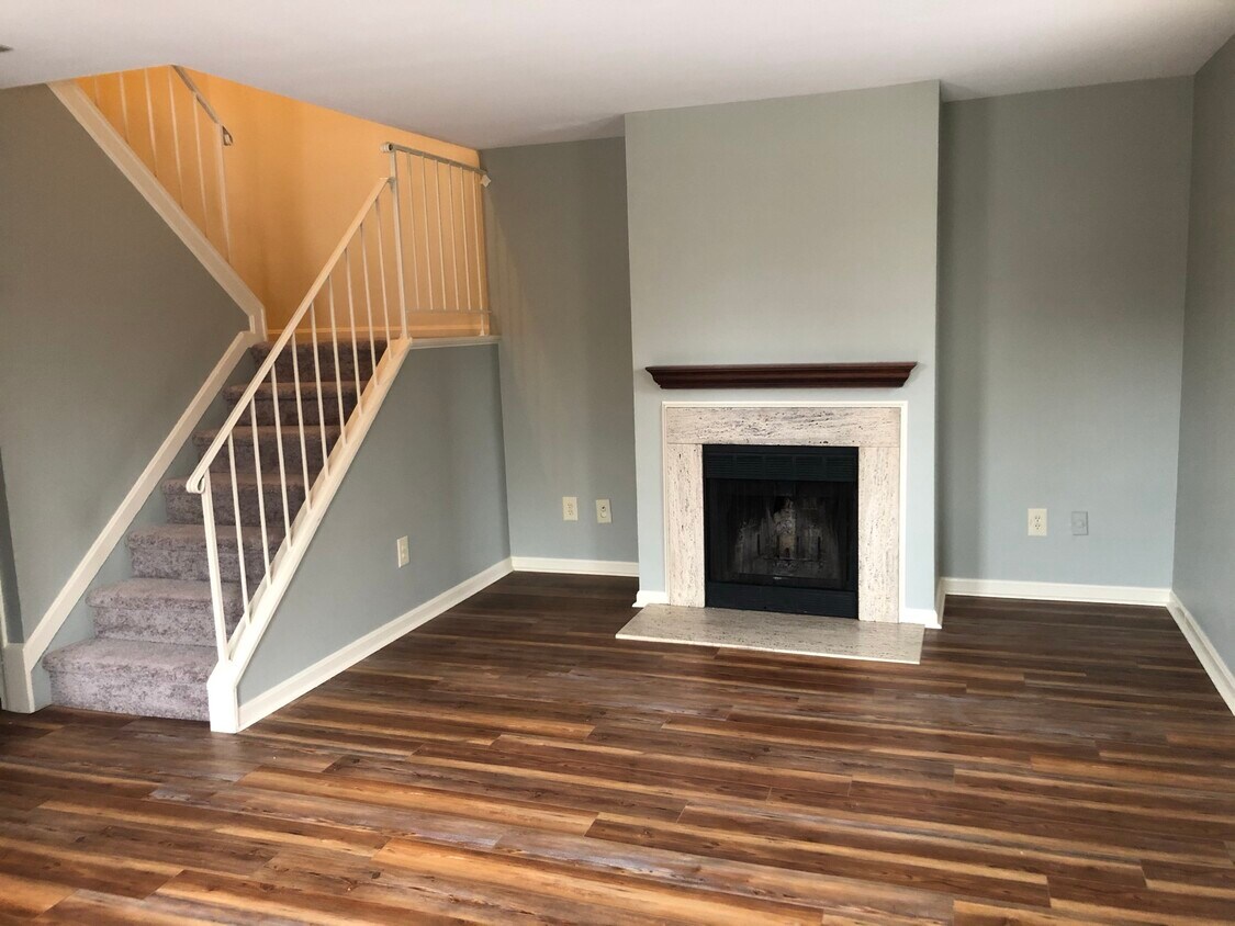 Living rooom - 1443 A St NE