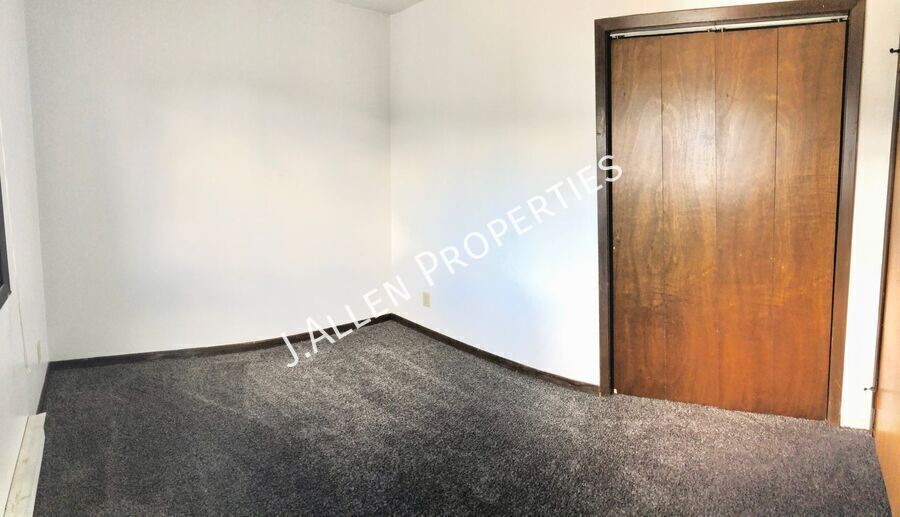 Building Photo - 111 Gold Strike Dr