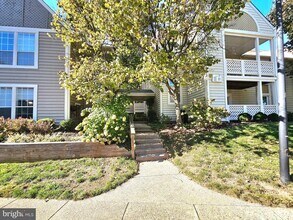 Building Photo - 7660 Willow Point Dr