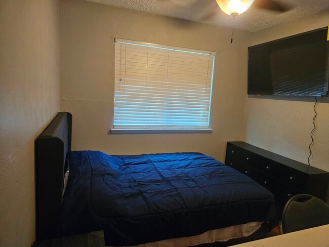 3rd bedroom - 1425 Harry St