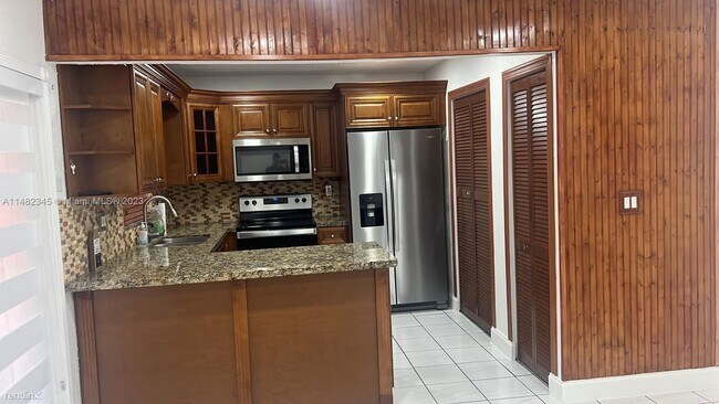 Building Photo - 3 br, 2 bath House - 2101 SW 105th Court