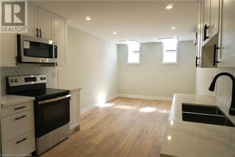 Building Photo - 588 Barton St E