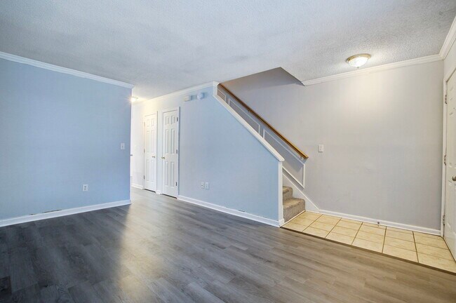 Building Photo - 6280 Lucille Dr