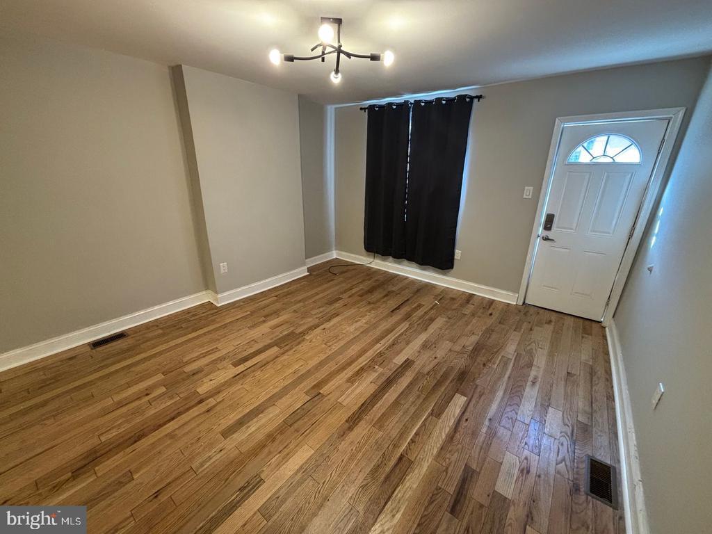 Foto principal - 1213 W William St