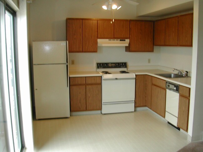 Building Photo - 4501 E Boardwalk Dr