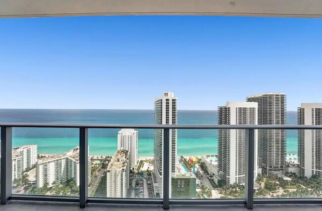 Building Photo - 4010 S Ocean Dr