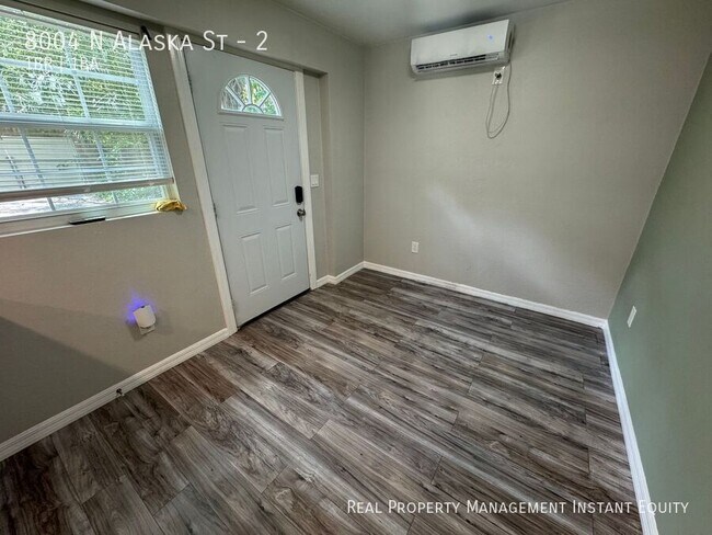 Foto del edificio - 8004 N Alaska St