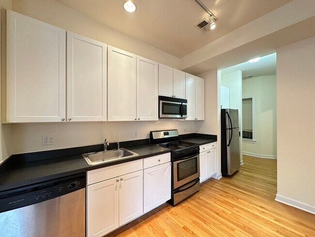 Foto del edificio - 4715 N Sheridan Rd