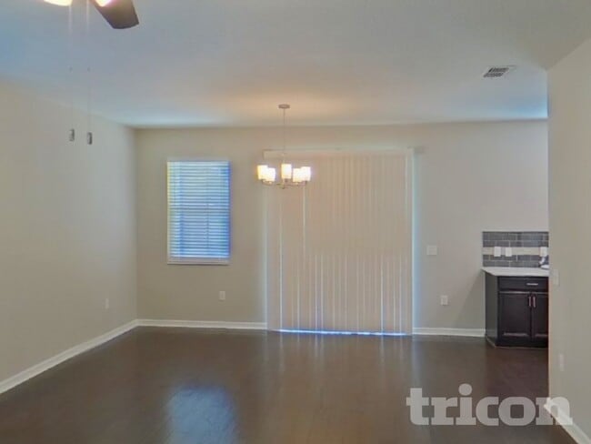 Building Photo - 10710 Southern Forest Dr